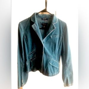 American Eagle LADIE JACKET-L-HOLIDAYS!
Very classy and lovely style